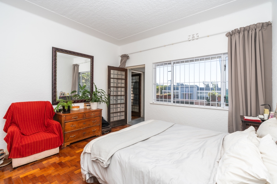 2 Bedroom Property for Sale in Vredehoek Western Cape